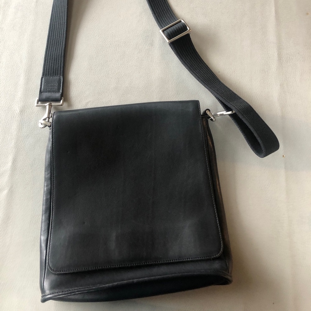 VINTAGE Coach messenger crossbody